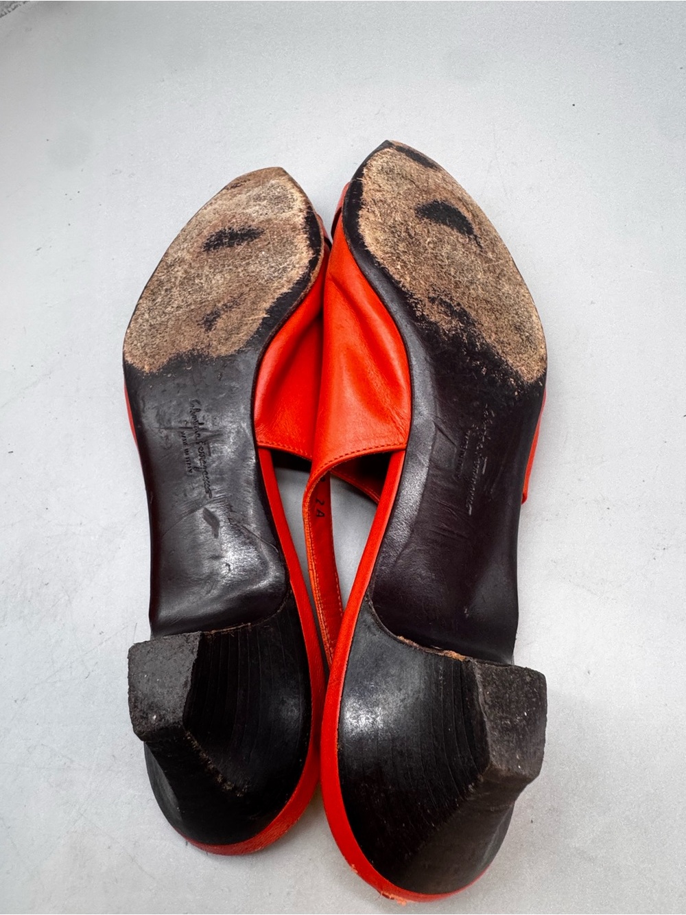 Salvatore Ferragamo Slingback Kitten Heel Pumps Womens 9 Red Leather - Picture 5 of 7